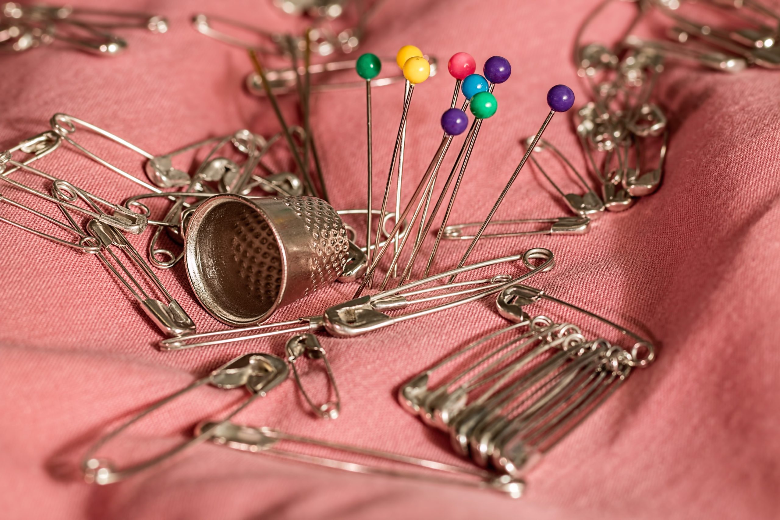 Best Curved Safety Pins for Quilting